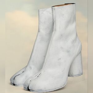 Maison Martin Margiela Tabi Bianchetto Boots size 37.5 BNWB